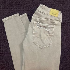 AMERICAN EAGLE JEANS
